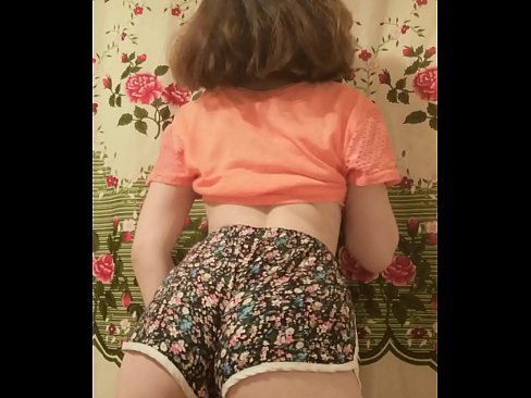 ❤️ Neska gazte sexy galtzak kentzen kameraren aurrean ☑ Pornografia gogorra %eu.passionateembracespotlight.ruan ❌