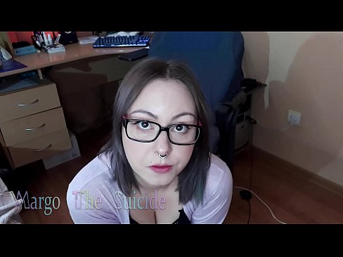 ❤️ Neska sexy betaurrekoekin dildoa zurrupatzen du kameraren aurrean ☑ Pornografia gogorra %eu.passionateembracespotlight.ruan ❌