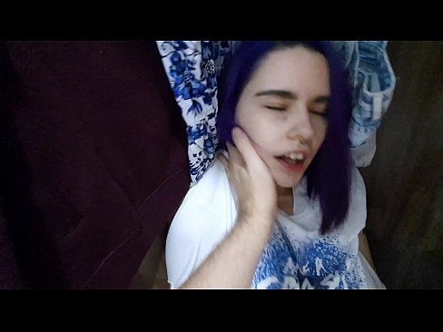 ❤️ Nire ahizpa armairuan aurkitu eta lagundu zion esperma ☑ Pornografia gogorra %eu.passionateembracespotlight.ruan ❌